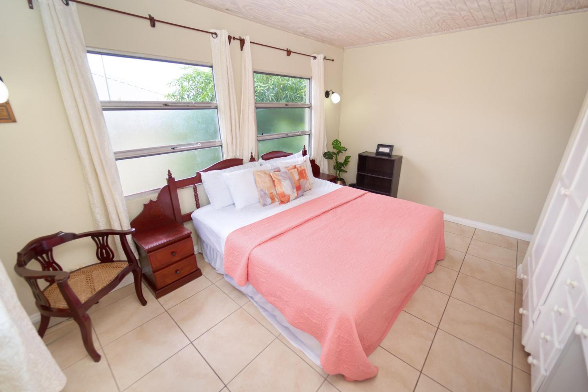 Spacious 3-Bedroom Home - Regency Park Bridgetown Esterno foto